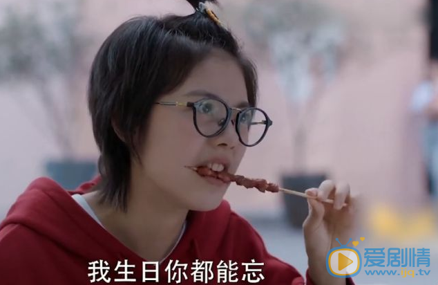 少年派林妙妙为什么要放弃学业去做吃播？她还会回到校园吗？